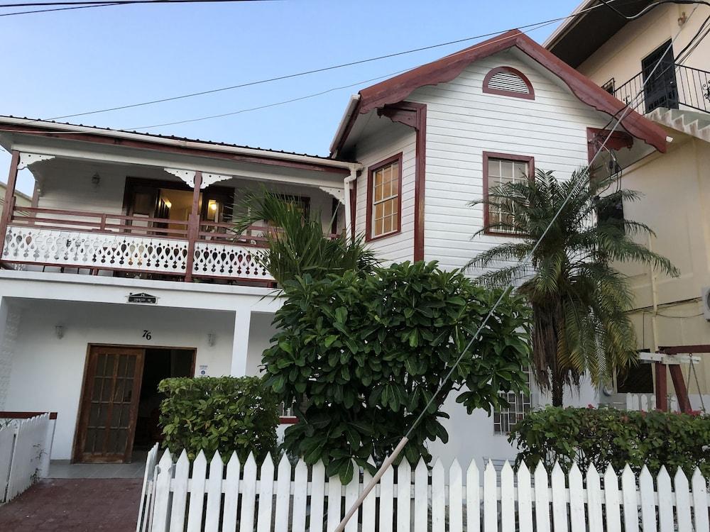 Coningsby Inn Belize City Exterior photo