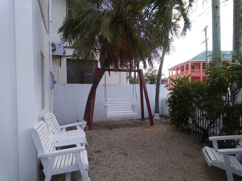 Coningsby Inn Belize City Exterior photo